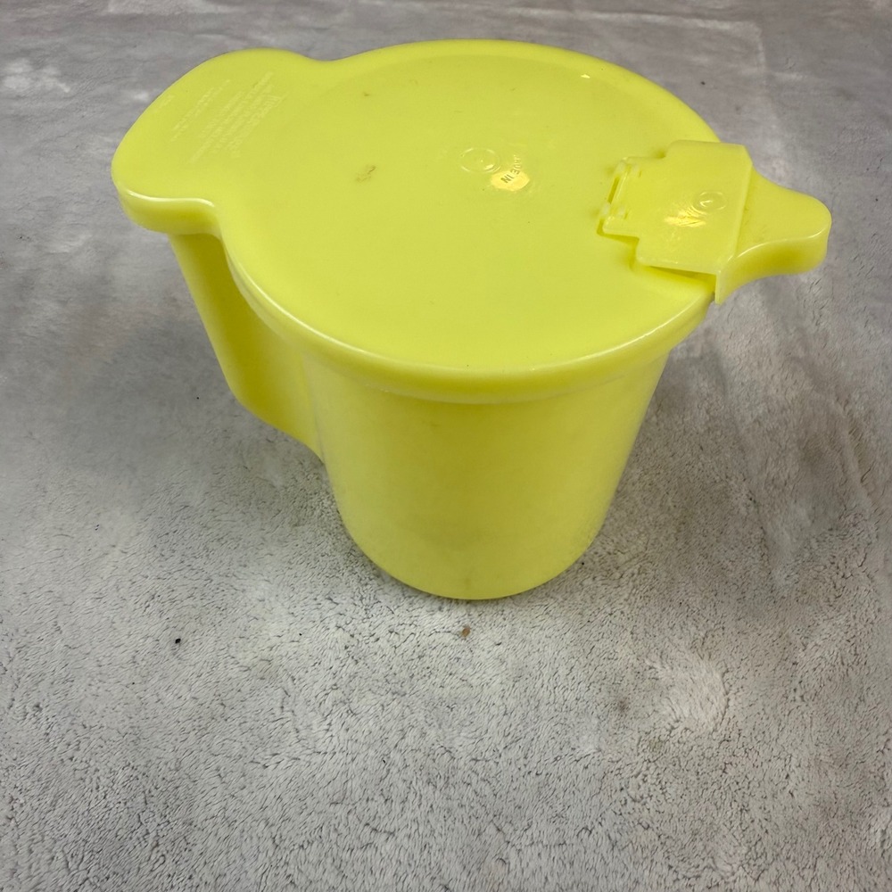 Vintage Tupperware Yellow Syrup Pitcher‎ Creamer Flip Top Lid 131-3 Made in USA